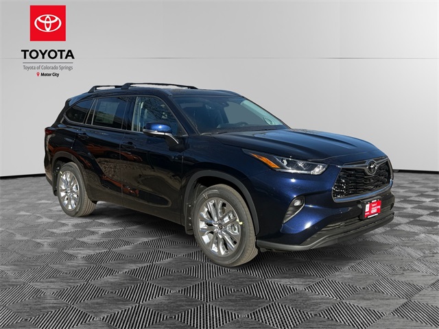2026 Toyota Highlander Limited's photo