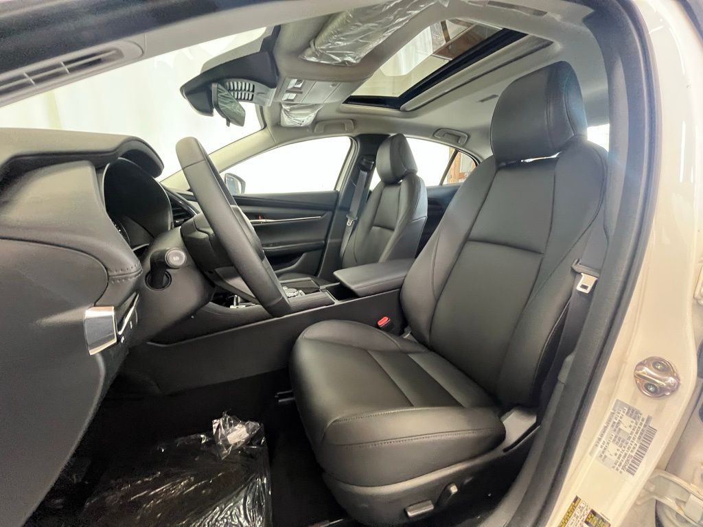 2025 Mazda Mazda3 Sedan 2.5 s Preferred photo 10