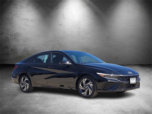 2025 Hyundai Elantra SEL Sport photo 2