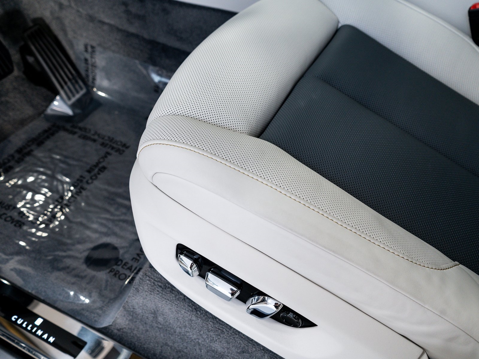 2026 Rolls Royce Cullinan RR photo 13