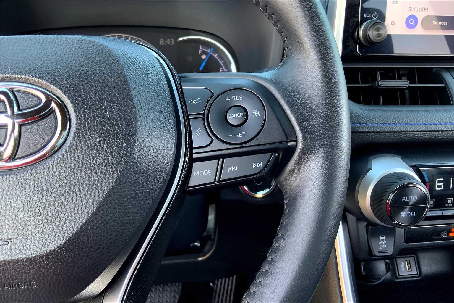 2024 Toyota RAV4 Hybrid SE photo 23