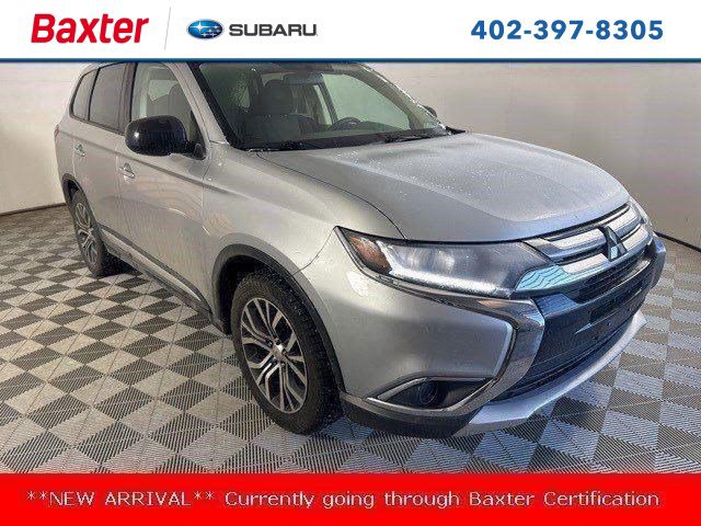 2018 Mitsubishi Outlander ES's photo