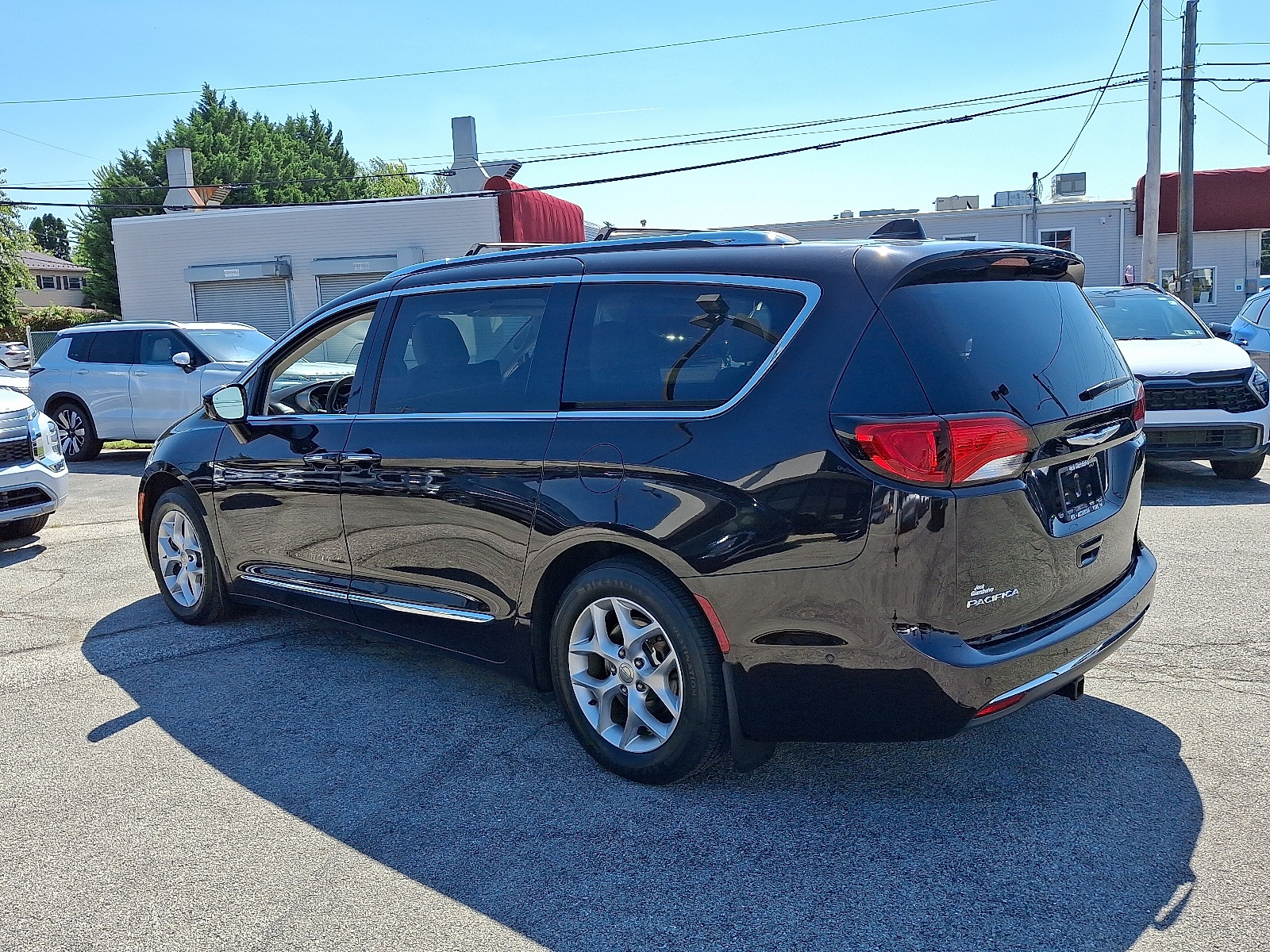 2019 Chrysler Pacifica Touring Plus photo 2