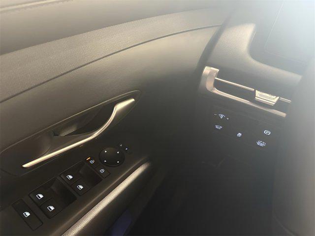2025 Hyundai Tucson Hybrid SEL Convenience photo 13