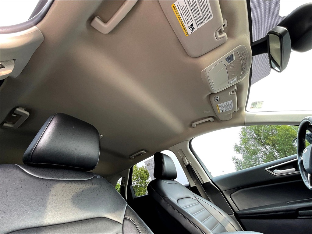 2021 Ford Edge SEL photo 7