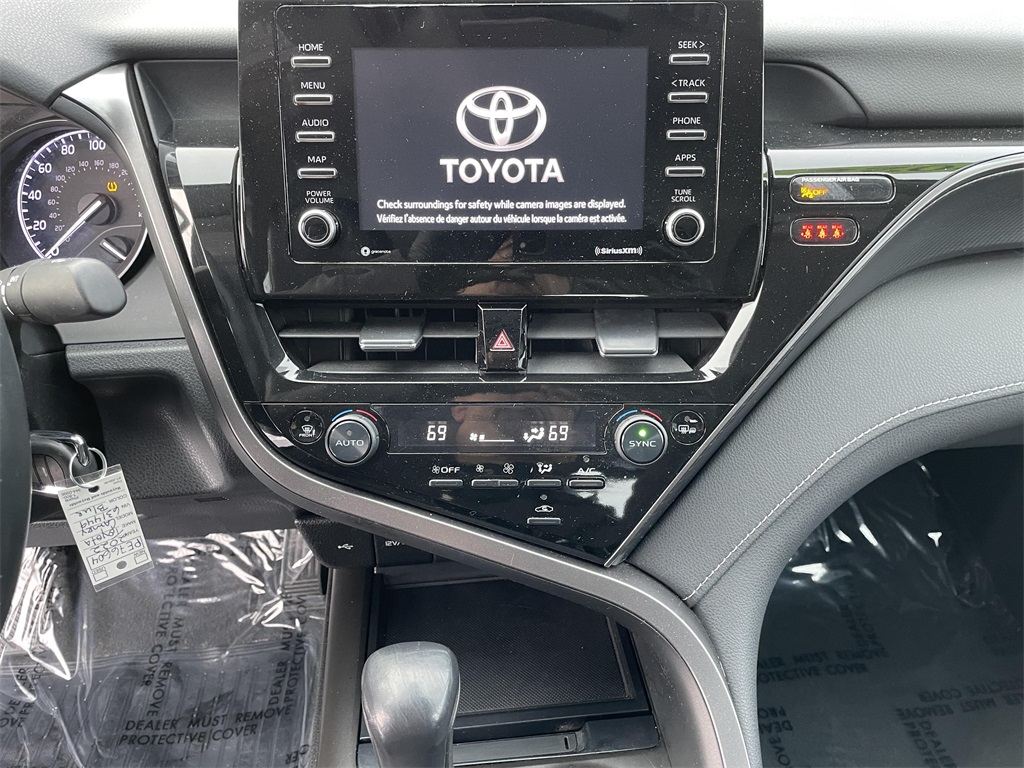 2022 Toyota Camry SE photo 20