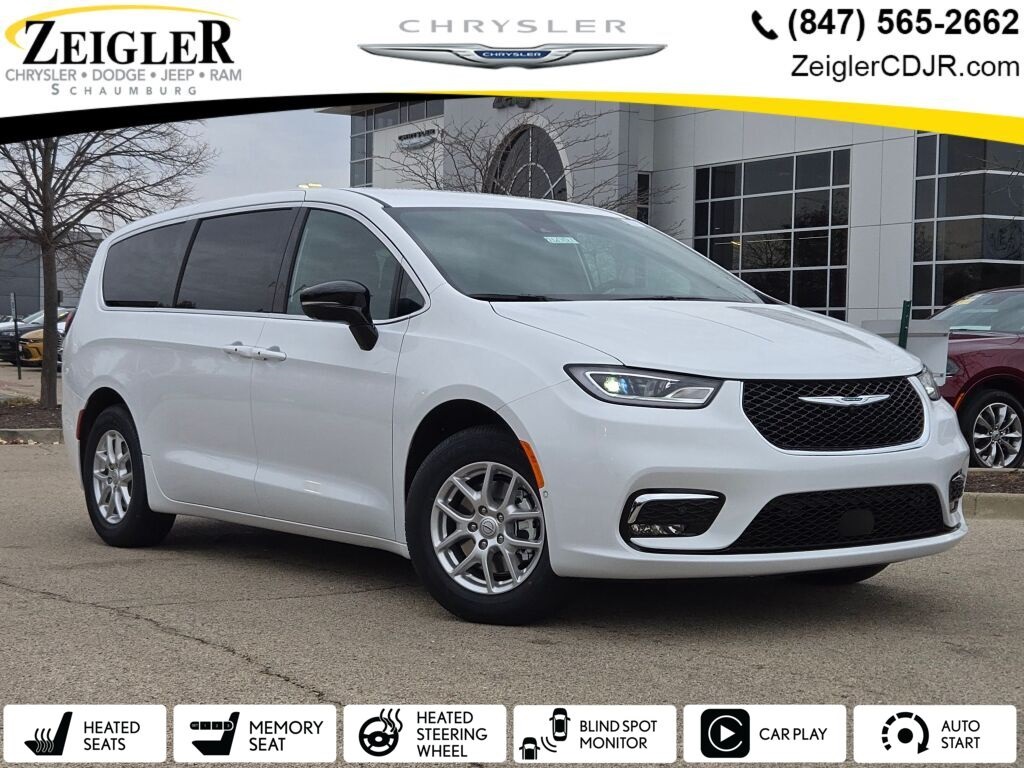 2026 Chrysler Pacifica Select's photo