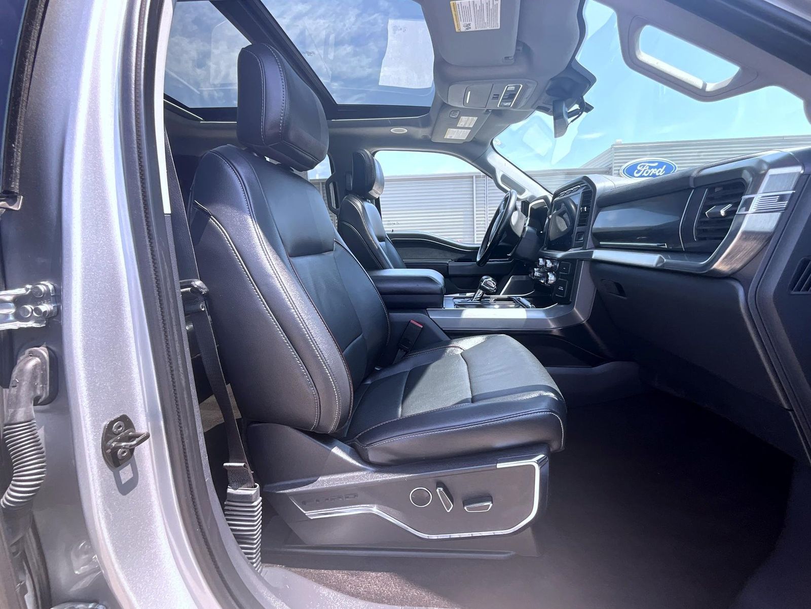 2022 Ford F-150 Lariat photo 15