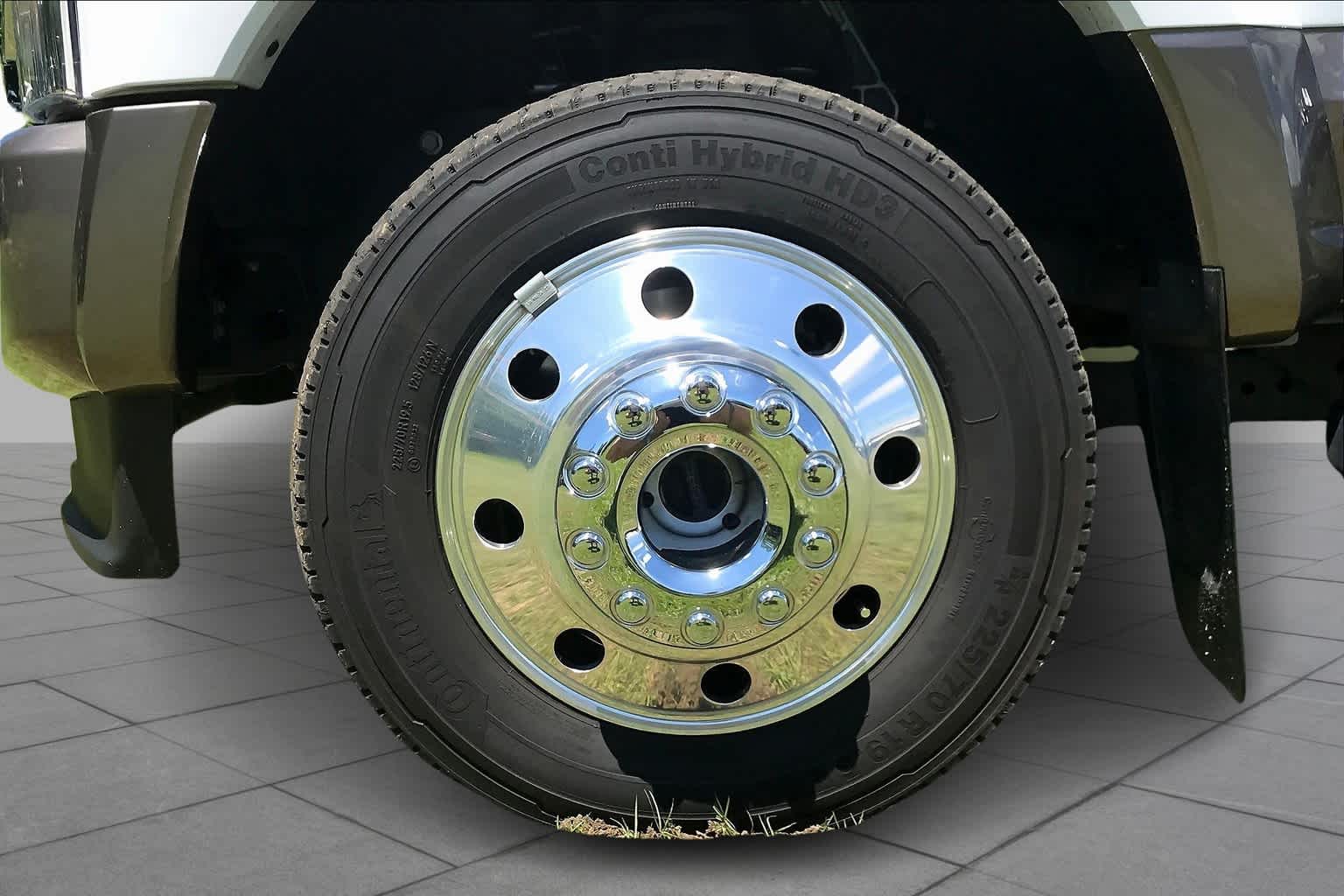 2022 Ford F-450 King Ranch photo 10