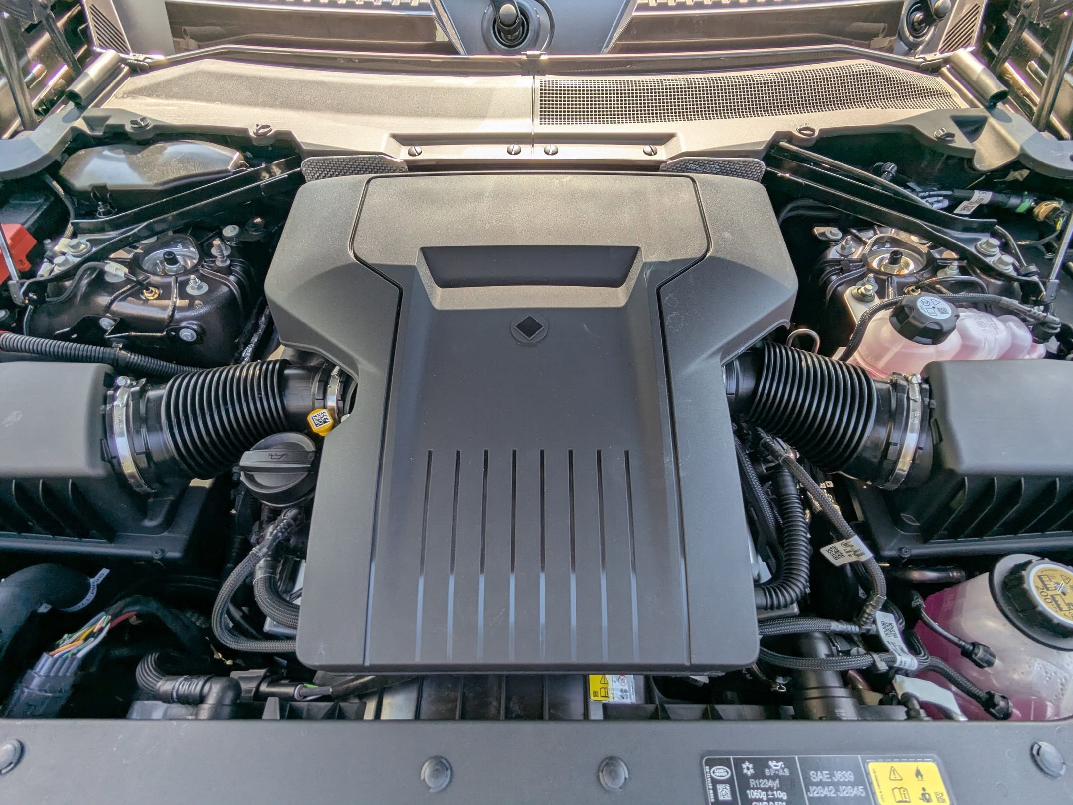 2025 Land Rover Defender 110 photo 17