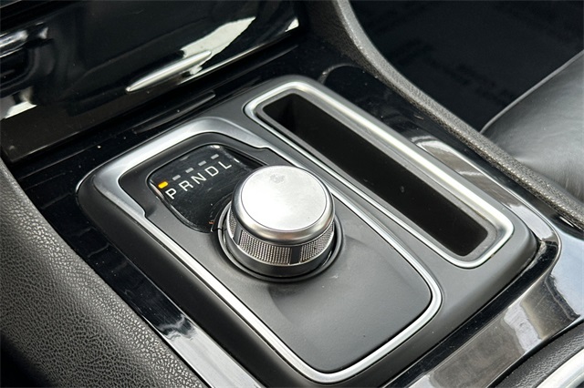 2023 Chrysler 300 Touring L photo 20