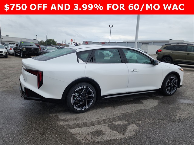 2025 Kia K4 GT-Line photo 2