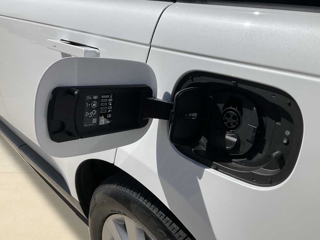 2025 Land Rover Range Rover SE photo 17