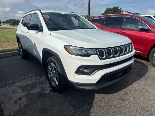 Used 2022 White Jeep Latitude image 1