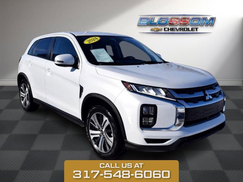 2024 Mitsubishi Outlander Sport SE's photo