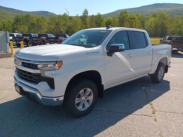 2026 Chevrolet Silverado 1500 LT photo 3