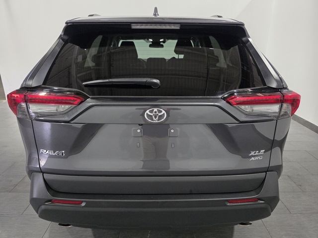 2023 Toyota RAV4 XLE photo 4