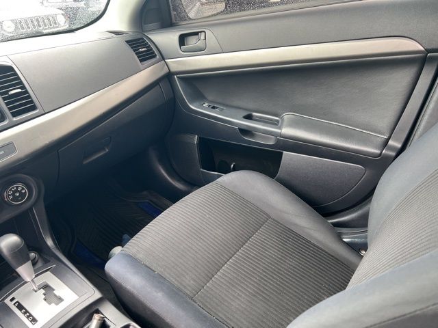 2014 Mitsubishi Lancer ES photo 28