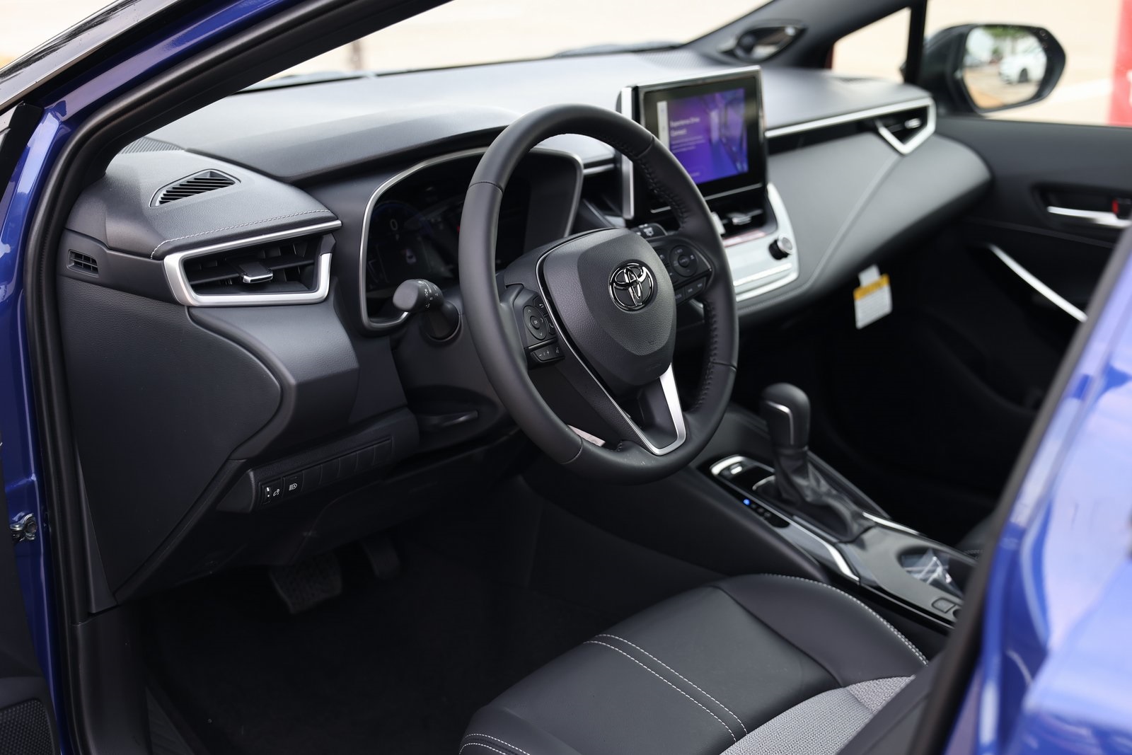 2025 Toyota Corolla XSE photo 7