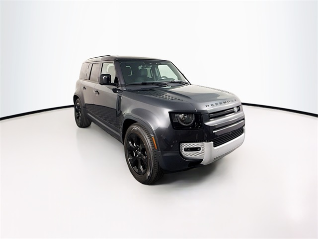 2025 Land Rover Defender 110 S photo 4