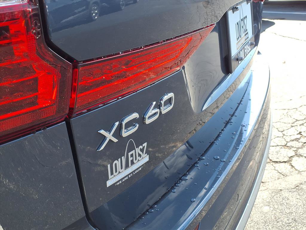 2022 Volvo XC60 Recharge Hybrid Inscription photo 29