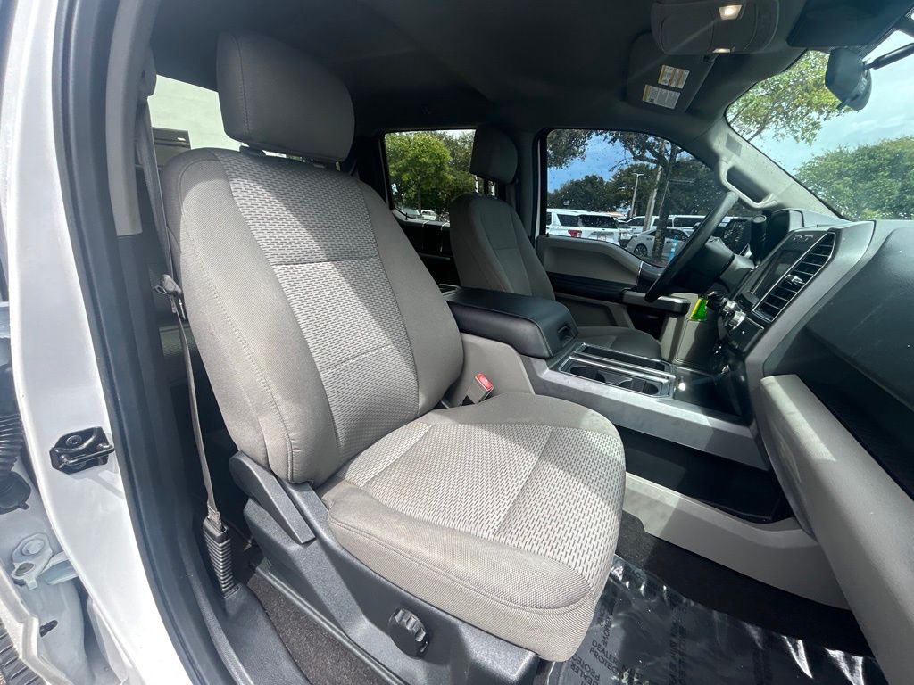 2020 Ford F-150 XLT photo 24