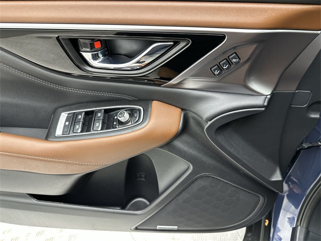 2025 Subaru Outback Touring XT photo 4