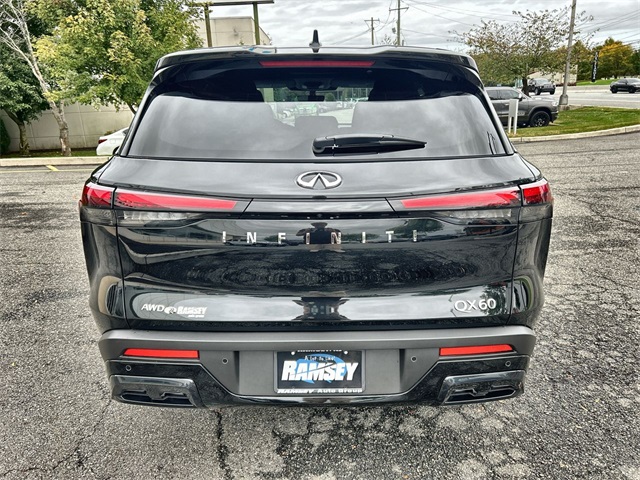 2025 Infiniti QX60 Pure AWD photo 2