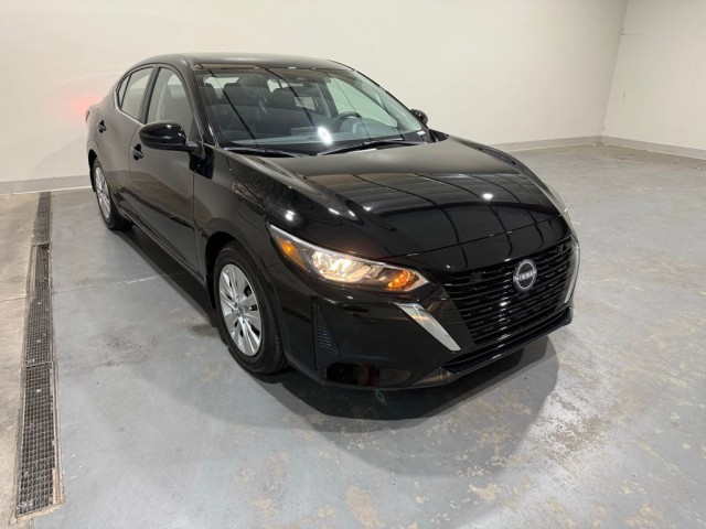2025 Nissan Sentra S's photo