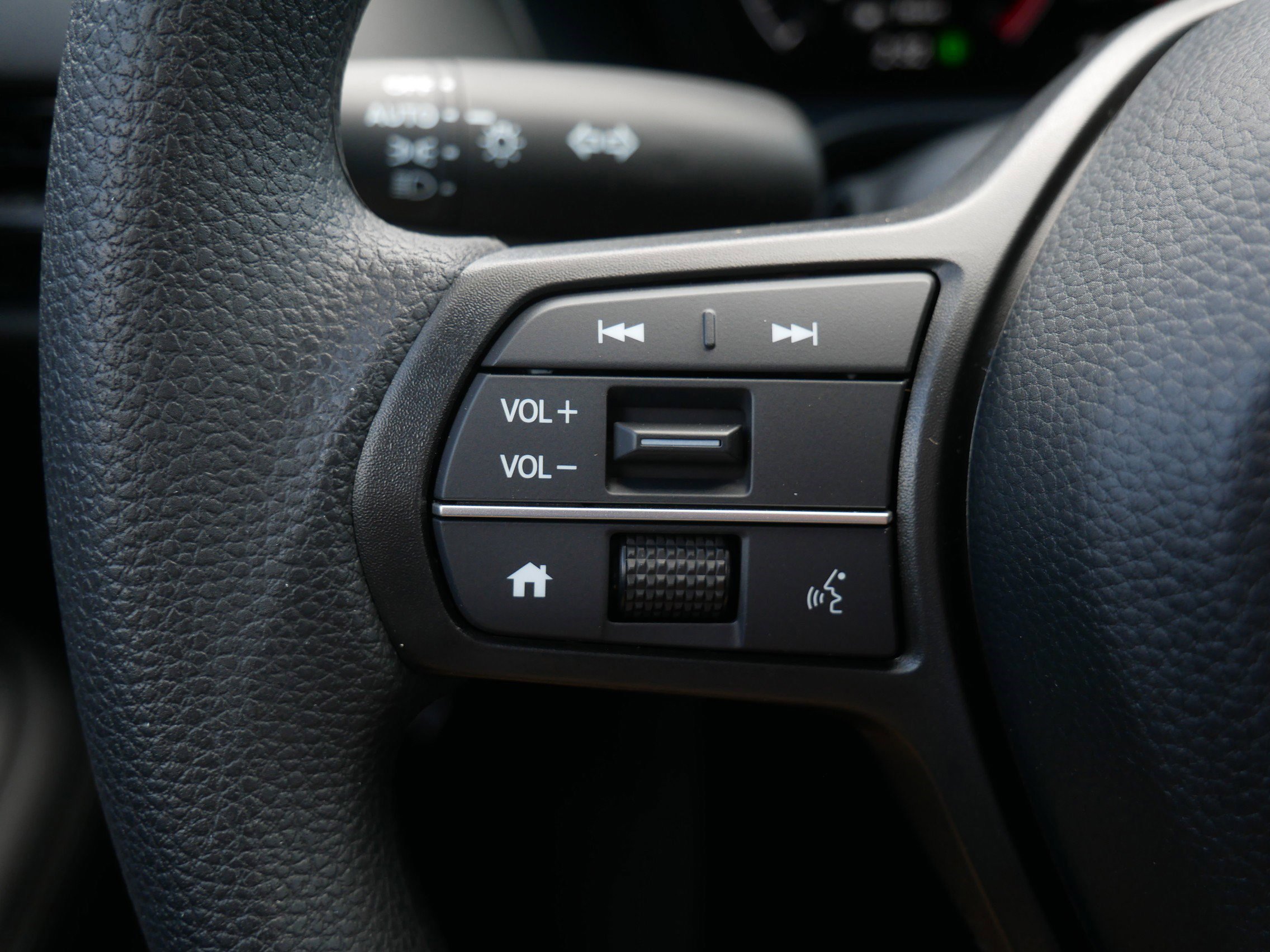 2026 Honda HR-V LX photo 9