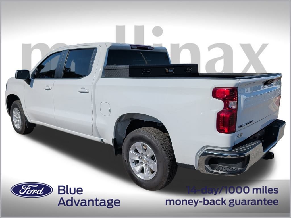 2024 Chevrolet Silverado 1500 LT photo 3
