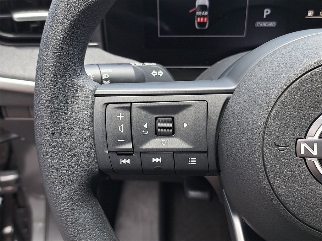 2025 Nissan Kicks SV photo 20