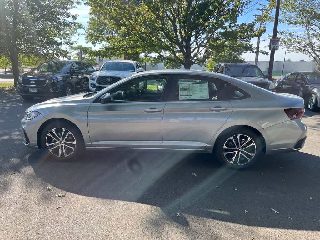 2025 Volkswagen Jetta 1.5T Sport photo 4