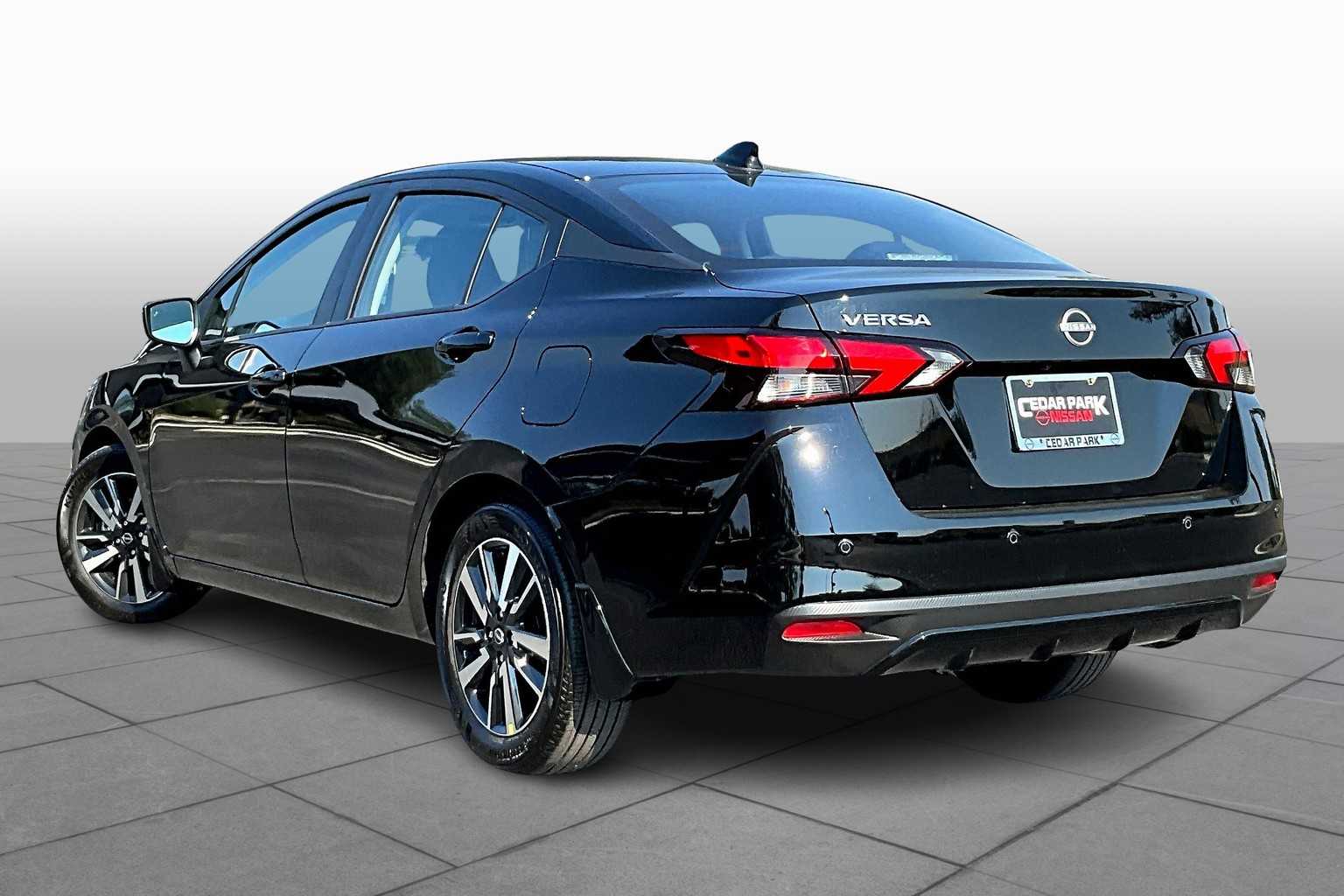2025 Nissan Versa SV photo 12