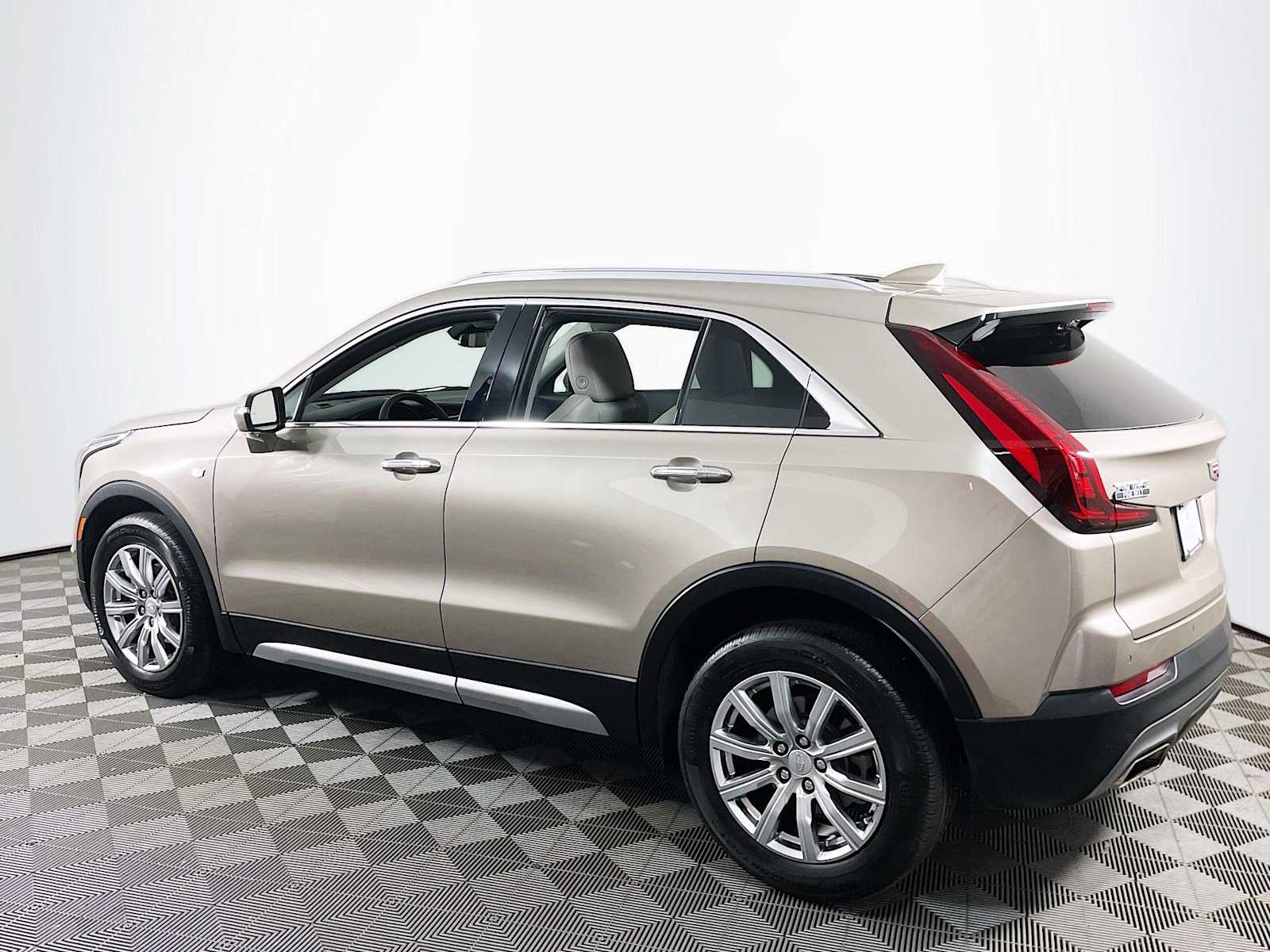 2023 Cadillac XT4 Premium Luxury photo 6