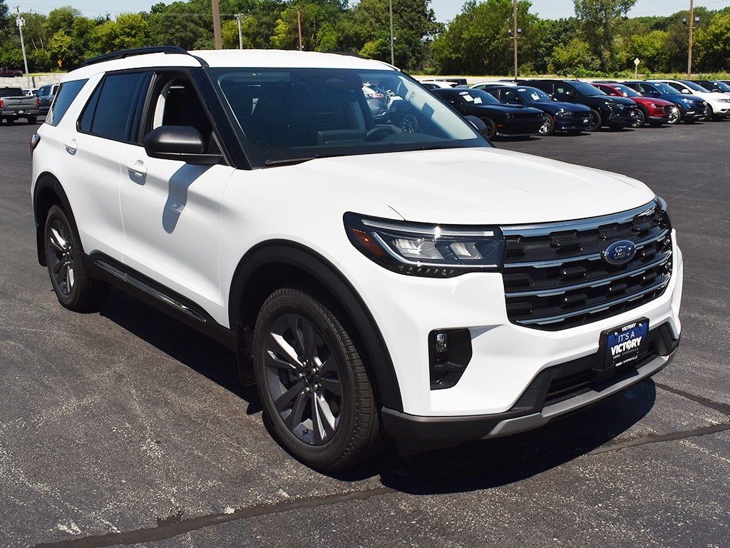 2025 Ford Explorer photo 11