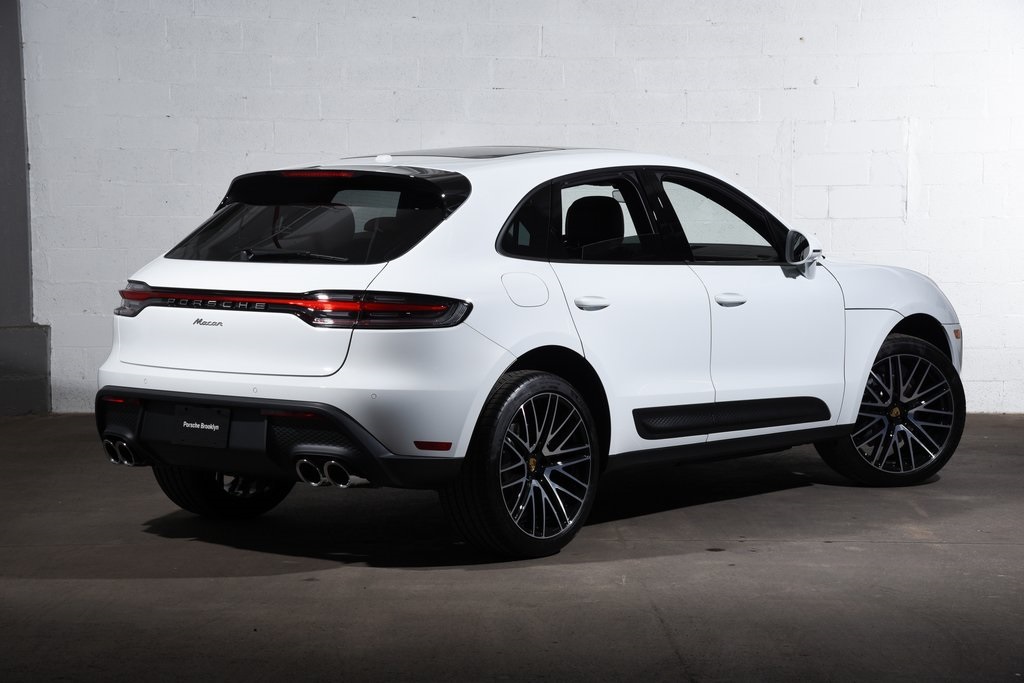 2026 Porsche Macan T photo 7