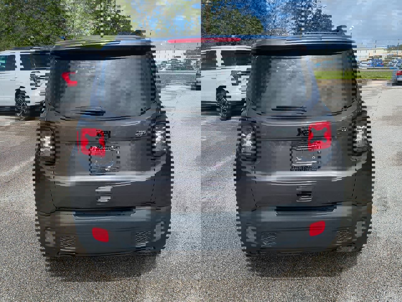 2018 Jeep Renegade Latitude North Edition photo 4