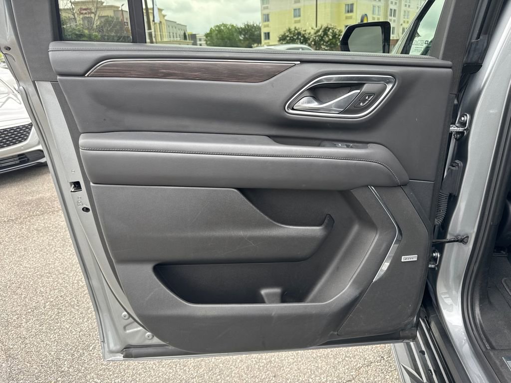 2024 Chevrolet Suburban LT photo 20