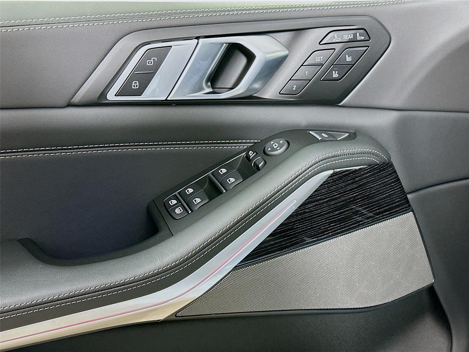 2026 Bmw X7 M60i photo 17
