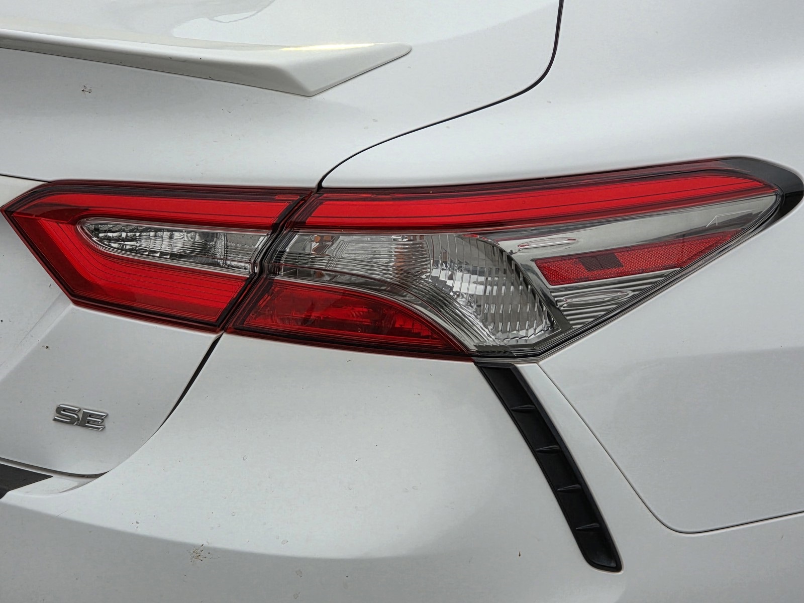 2019 Toyota Camry SE photo 11