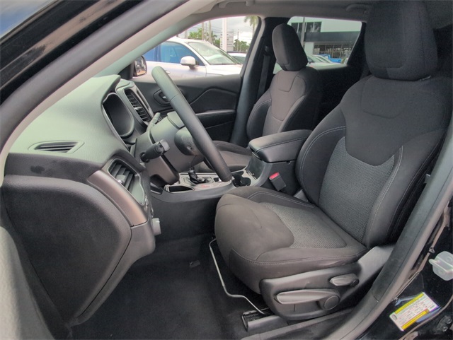 2019 Jeep Cherokee Latitude photo 3