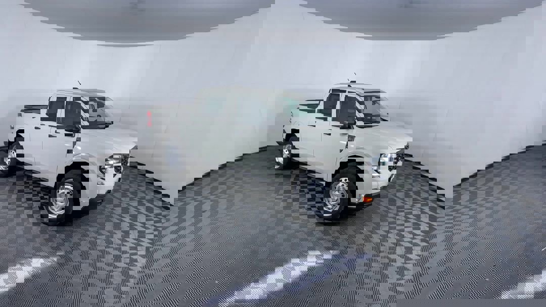 2025 Ford Maverick XL photo 2