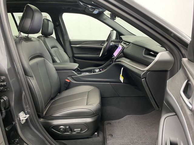 2025 Jeep Grand Cherokee Limited photo 32