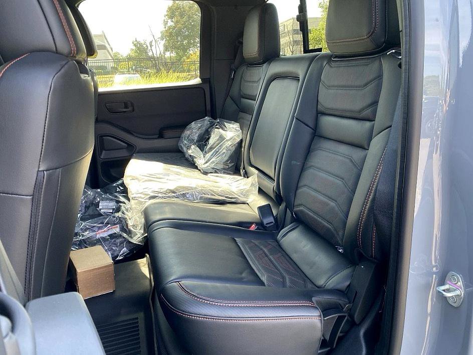 2026 Nissan Frontier Crew Cab PRO-4X photo 16
