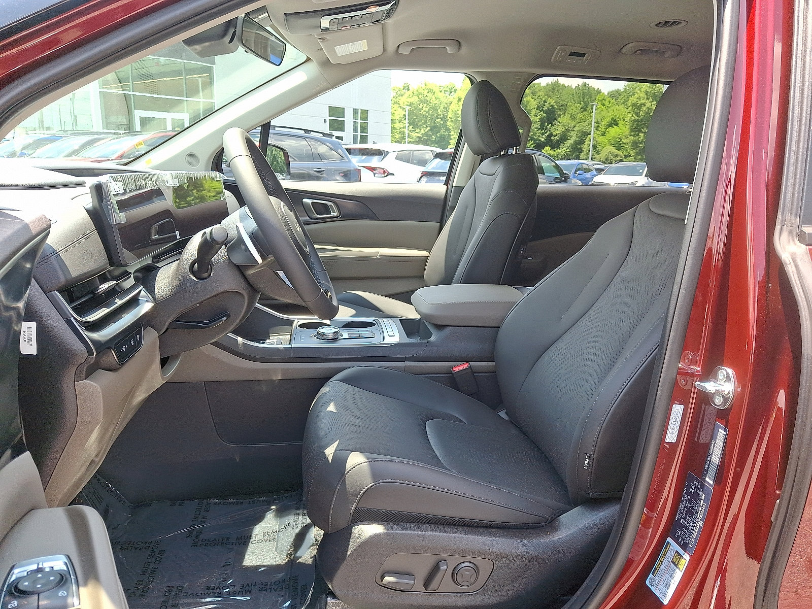 2026 Kia Carnival LXS photo 3