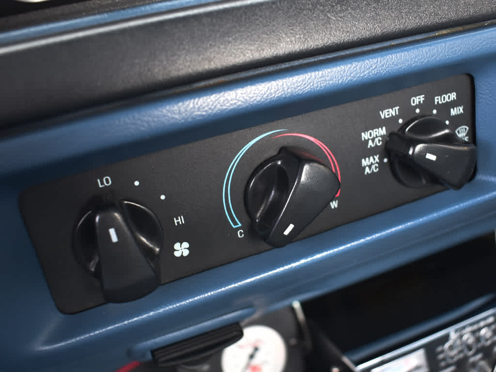 1996 Ford F-250 XLT photo 22