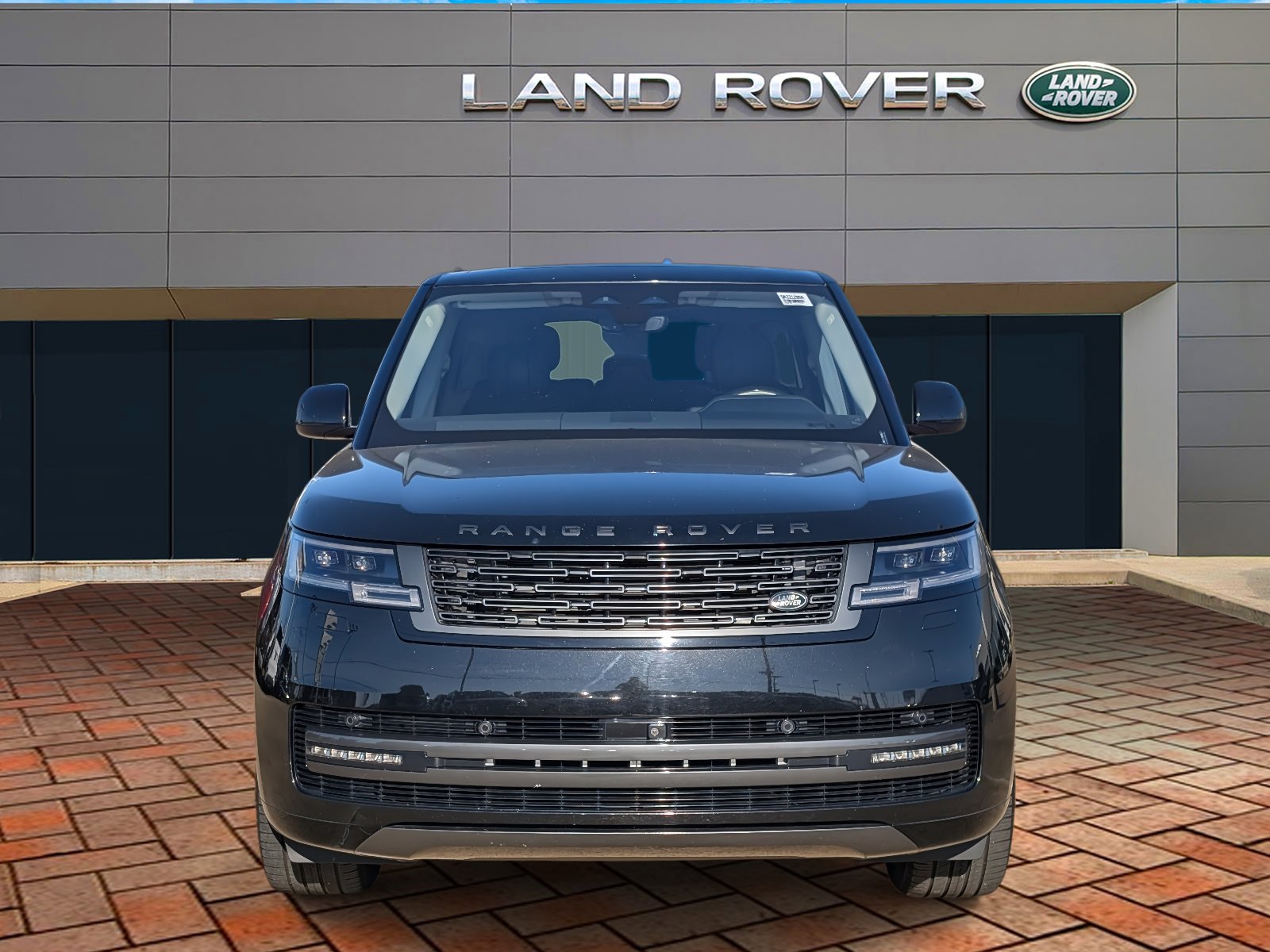 2023 Land Rover Range Rover SE photo 2