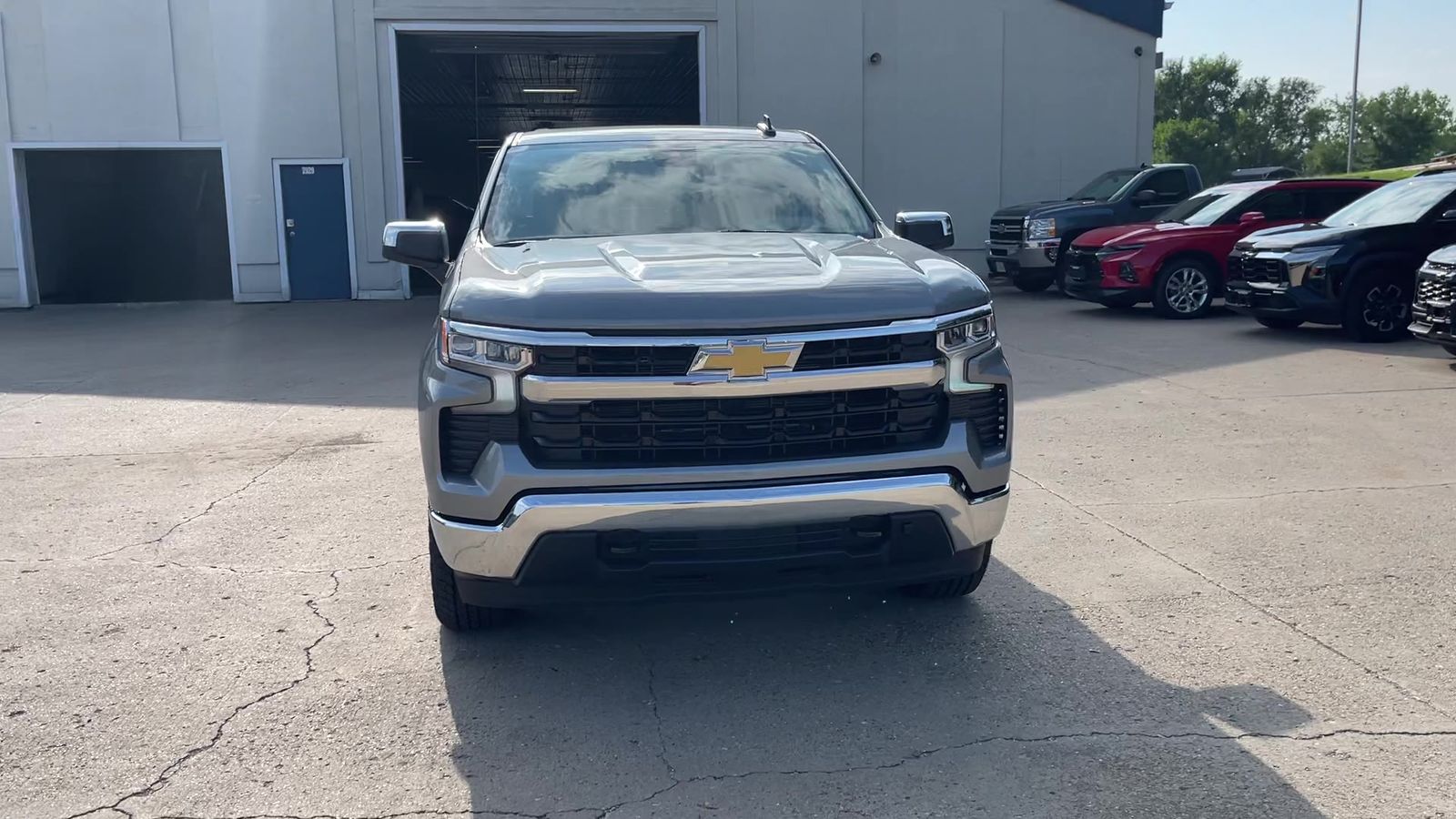 2025 Chevrolet Silverado 1500 LT photo 17
