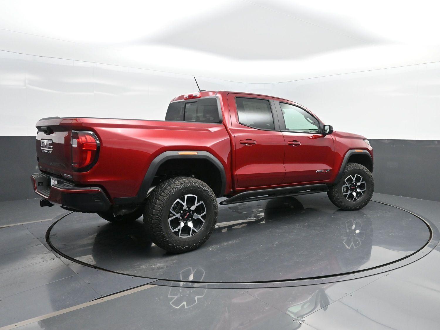2025 Gmc Canyon AT4X photo 2